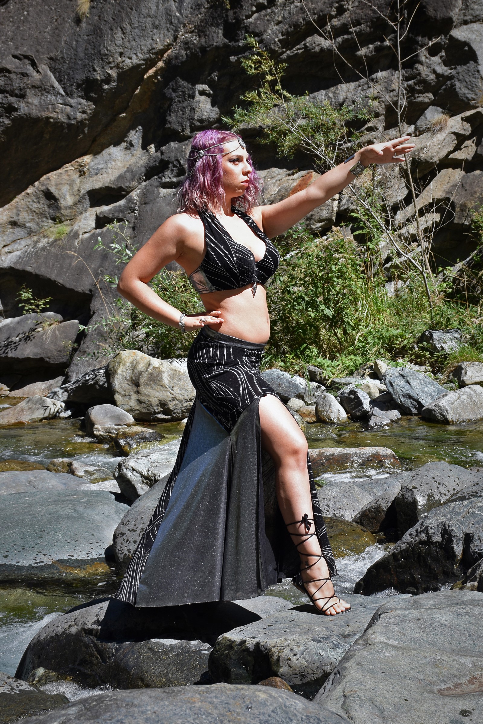 https://www.artemisyadancewear.com/wp-content/uploads/2020/10/tribal-fusion-belly-dance-costume-baladi-mermaid-skirt-professional-belly-dancers-costume-tahiya-artemisya-dancewear-0.jpg